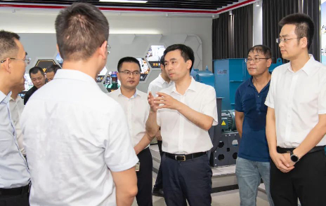 聚英環(huán)保:金進富赴企業(yè)調(diào)研經(jīng)濟穩(wěn)進提質工作時強調(diào):穩(wěn)生產(chǎn)強創(chuàng)新拓市場 為“兩個先行”打下堅實基礎